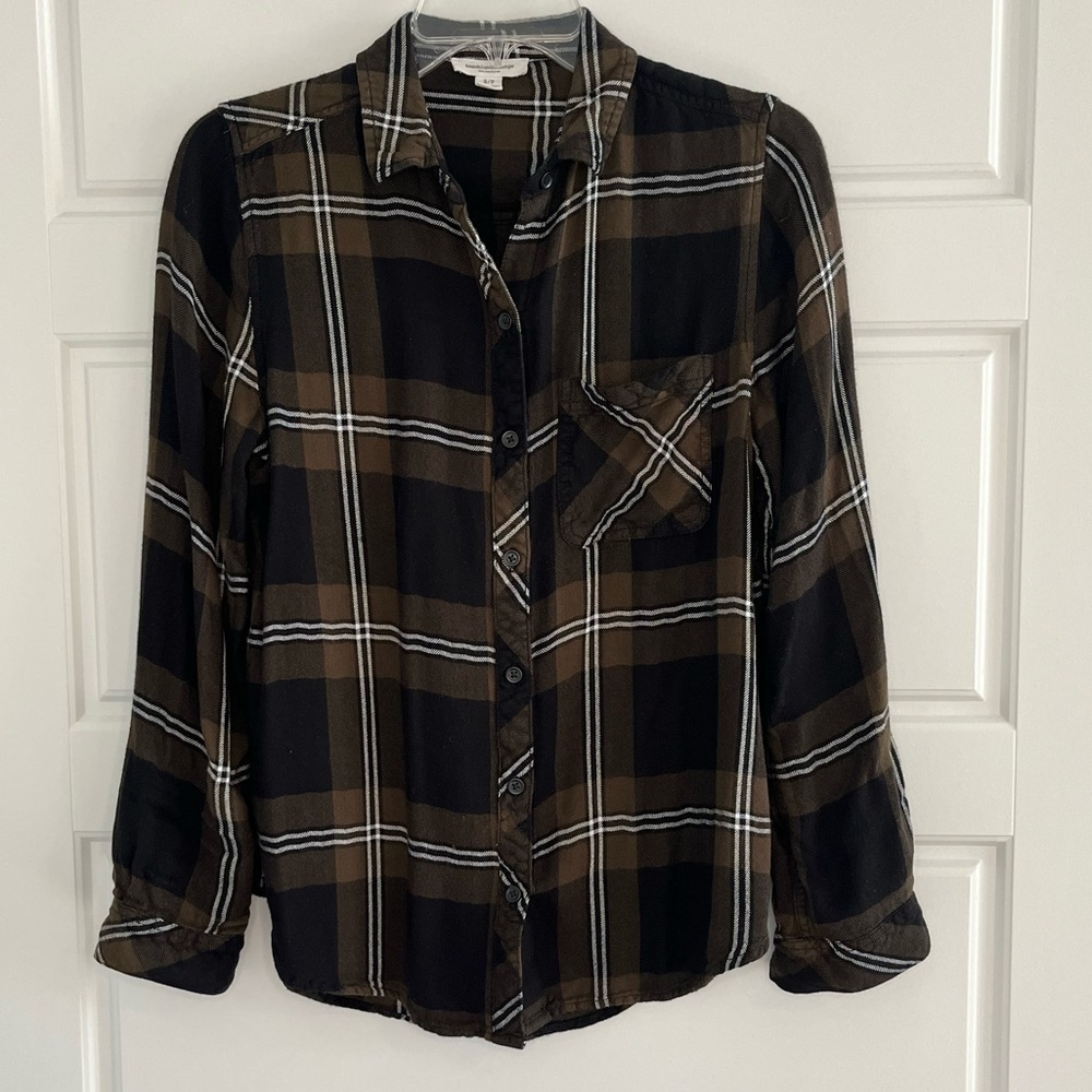 BeachLunchLounge Button Front Plaid Shirt Womens size Small Olive Brown White